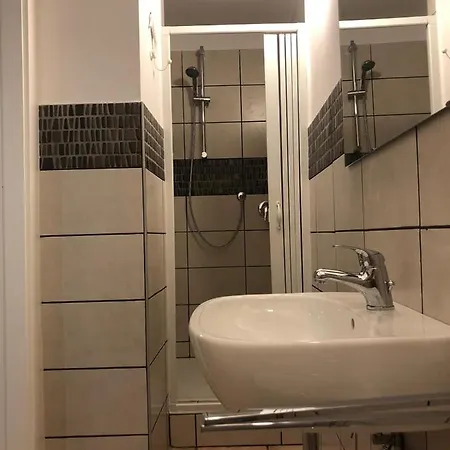 Mira Guest house *
